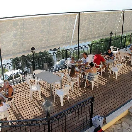 شقة فندقية Litharia 2*